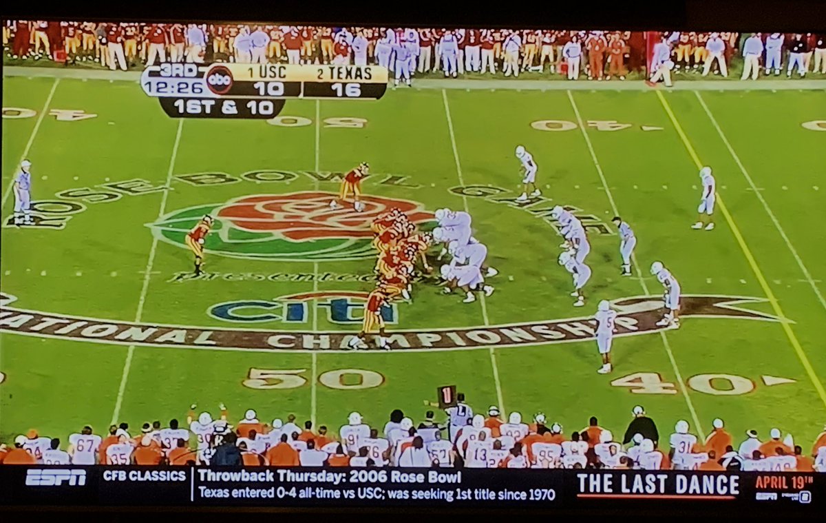 MarcVielledent's tweet image. COVID-19 distraction? 

How about rewatching the greatest college football game ever played (sans the result) ✌️Keith Jackson on the call at the Rose Bowl.  62 players on that field went on to play in the NFL. #TexasVsUSC

A close 2nd place is #BushPush in SouthBend that same yr!