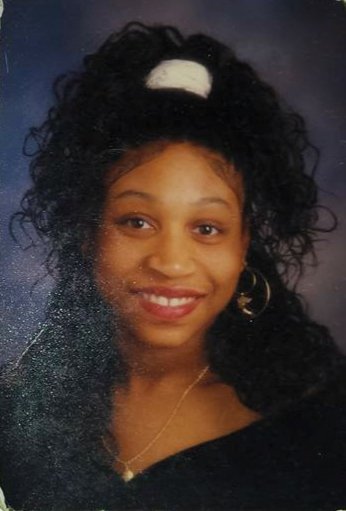 AudraJeffries7's tweet photo. @kandiegyrl74 @TallwoodLions @twoodhs20 @MVWarriorStrong Lol that's me Tallwood c/o 1995 https://t.co/Dv8TIRrz3s