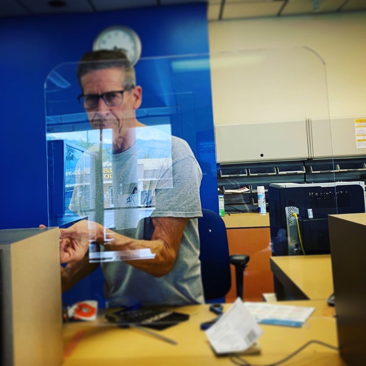 FoothillCU's tweet photo. Those that know our CEO, know his heart for his Foothill family. With the help of his family, Brian built plexi-barriers for our branches to help keep everyone safe. A great organization is only as good as its chief! #morethanjustbanking #hereforyou #beatcovid19 #ourCEOrocks https://t.co/DVEo9LBwCz