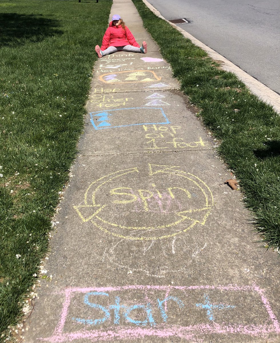 NeumannMrs's tweet image. We had fun spreading a little joy and kindness outside this afternoon! #PMProud #spreadkindness @PequeaElem @CentralManorPM