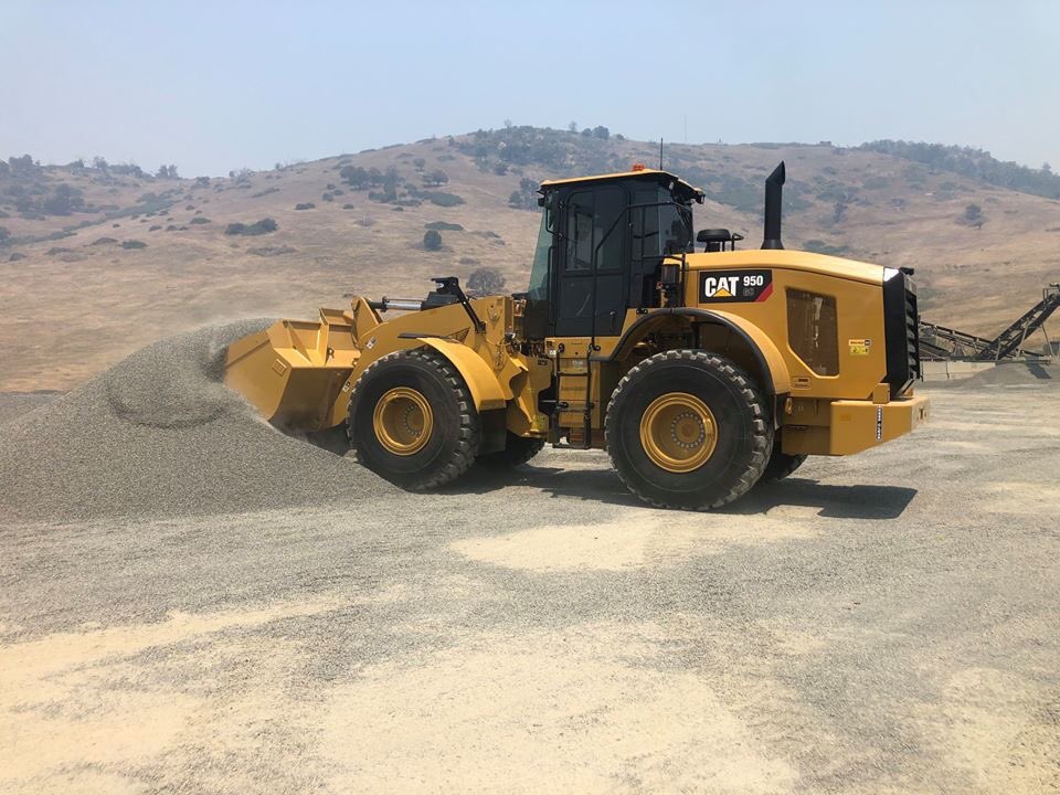 WilliamAdamsCAT's tweet photo. Cranes Asphalting have recently added this new Cat 950 GC Wheel Loader to their fleet.

This machine was the perfect replacement for their ageing Wheel Loader and will be used in their Benambra Quarry.

And remember everyone: #stayhome (Keep Calm and Carry On)

#stuartbell https://t.co/GaMvkYoL41