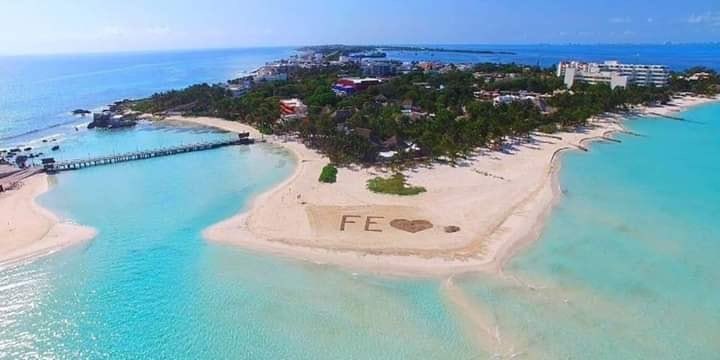 mxmqroo's tweet photo. Un mensaje de amor desde Isla Mujeres, Quintana Roo para todo el mundo.

#islamujeres #quintanaroo #mxm https://t.co/aH3zaylrF7