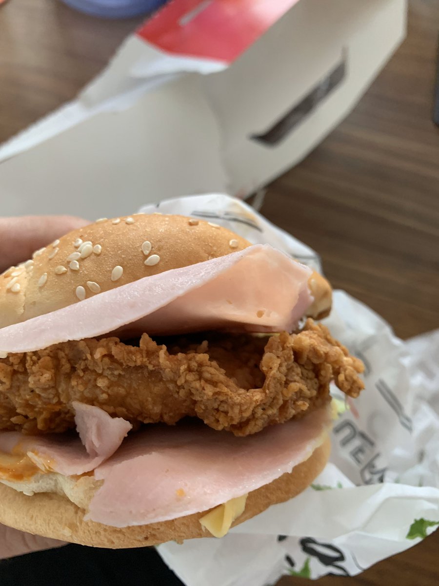 march_south's tweet photo. Hey @KFCAustralia is this what you use for #bacon when you’ve run out to #scam #takeaway customers during this pandemic? A slice of ham?!? #KFC #KingsCross #BaconLoversBox #consumerballs https://t.co/2blDdY2IbH