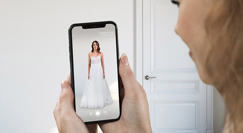Augmented Reality is transforming the way major fashion brands develop their online strategies. See how AR is creating extraordinary shopping experiences for consumers. buff.ly/2UDtuHD
#augmentedreality #ar #fashion #beauty #digital #arblog #fashionblog