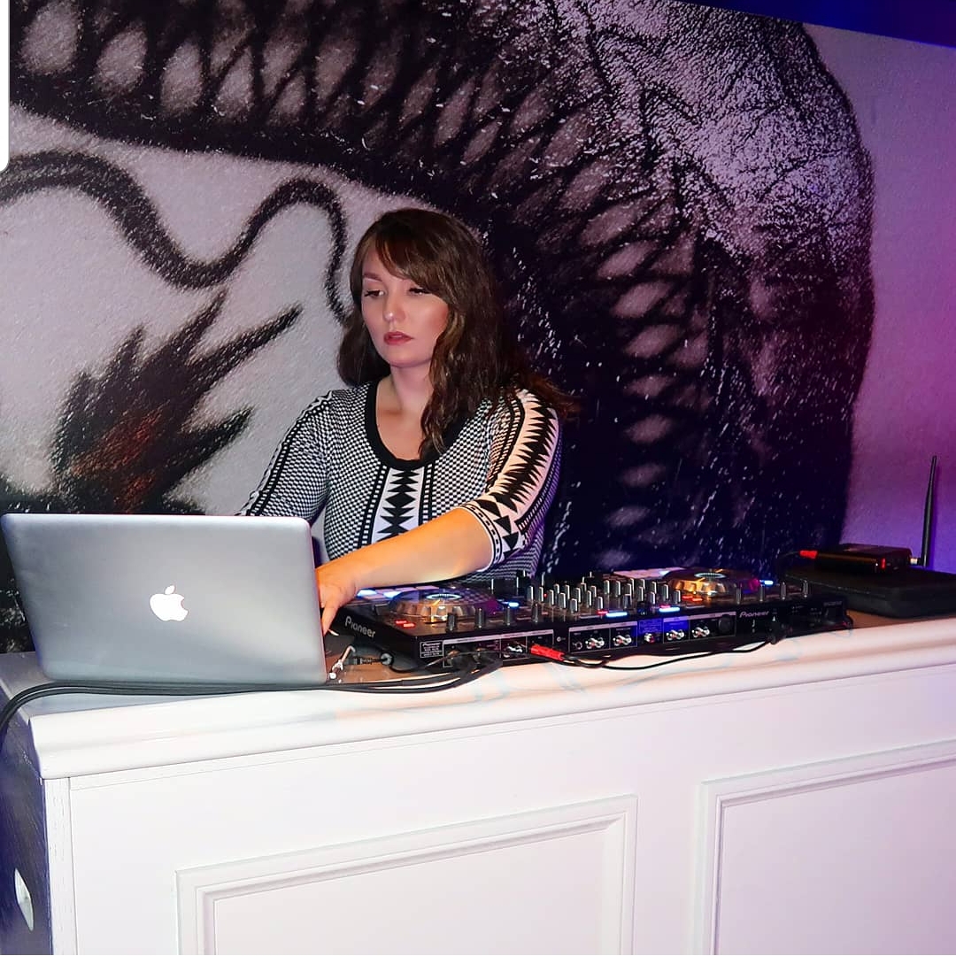 djcomplexlex's tweet image. I hope everyone is well &amp;amp; staying healthy! 
I am grateful to have some downtime to blog again, and below is link to my latest blog post - My COVID-19 Playlist, Tips and Personal Insights :)

djcomplexlex.com/covid-19-song-…