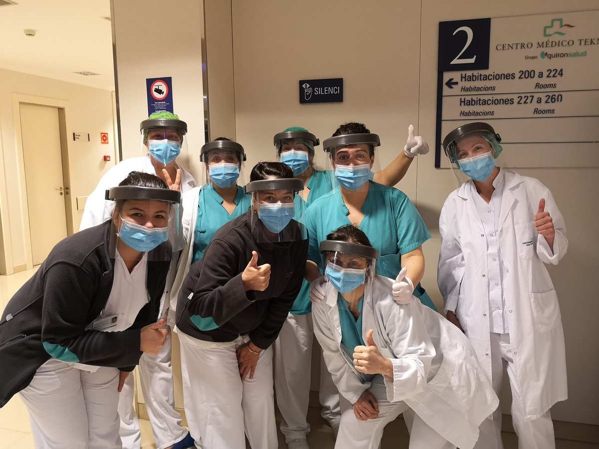 surienf112's tweet photo. @rochebersl Desde Hospital Quiron Teknon, queremos agradecer a Carpinteria Rocheber la donación de estas pantallas protectoras, sois geniales, entre todos venceremos 💪💪💪 https://t.co/hrkP4LhvJu