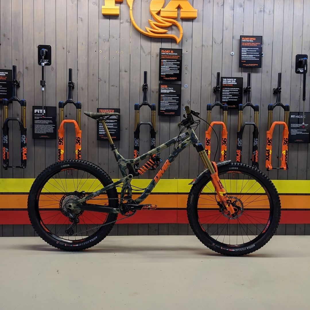 mtbdatabase's tweet photo. This camo is dope ๐ค
Credit: @ridefoxuk
#mtbdatabase #bike #bikes #mtb #mtbs #mtbikes #mountainbikes #mountainbike #mtblife #mountainbikelife #cycling #cycles #dh #downhill #downhillmountainbiking #downhillbikes #enduro #endurobikes #trail #trailbike #trailbikes #redbull #fox https://t.co/NMGHOAx3mJ