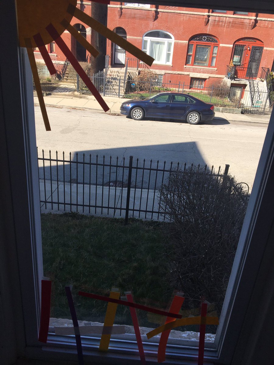 YettaStarr's tweet photo. Dusting off an old friend for the children’s window cheer and a little grown-up fun. Check out Chicago’s Oakland community @King4thWard #4thwardstrong @chicagosmayor @chicago https://t.co/6csoVvawIa