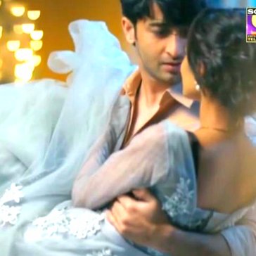 2) #DevAkshi Lifts ~ Tere Sang Yaara from Rustom starring Akshay Kumar and Ileana D'Cruz #KRPKAB  #KuchRangPyarKeAiseBhi  #ReRunKRPKAB  #ShaheerSheikh  #EricaFernandes  @Shaheer_S  @IamEJF  @durjoydatta