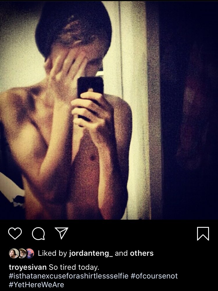 LATENIGHTSUSHl's tweet image. #isthatanexcuseforashirtlessselfie #ofcoursenot #yethereweare