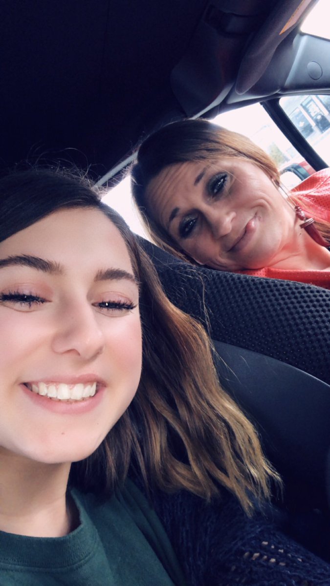 sierrawalls4's tweet photo. Please help me , the money isn’t for me it’s my mom, she’s currently working full time at a nursing home and she recently took over custody of my little cousins out of nowhere due to abuse &amp; she receives no help from anyone. All I wanna do is make her life easier 😭🥺 https://t.co/cXzQqSh1ZE