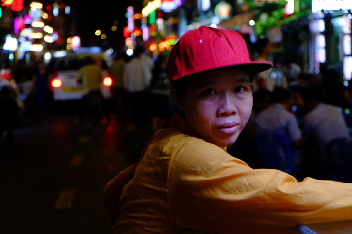 Pour clôturer, Saigon c'est énormément de touristes, et des gens qui en dépendent. Des enfants, des femmes, qui portent ou poussent des charges jusqu'à 4h du matin pour gagner leurs vies. Pour moi, c'est vraiment des visages marquants