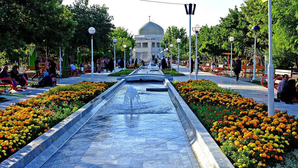 Taking a walk in the park this evening in my Iranian cultural heritage site thread. Kooh Sangi Park in Mashhad, Iran. It has a shrine, fountains and Stone Mountain. It's one of the oldest parks in Mashhad.