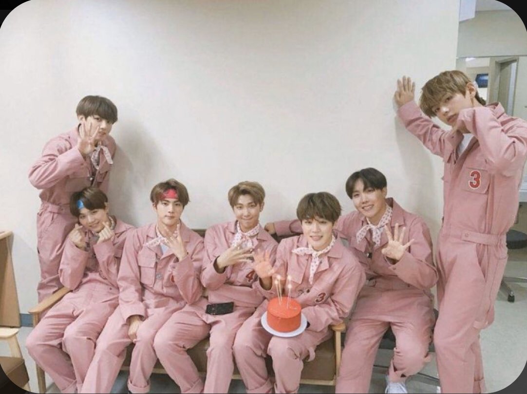 Favorite Kpop men & the color pink [Bangtan Edition]