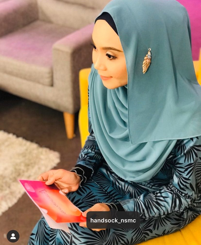 handsock_nsmc's tweet photo. Thank you TV AlHijrah, sudi menggayakan handsock dari NSMC!

#CloverHandsock https://t.co/PLXgiM1Mh5