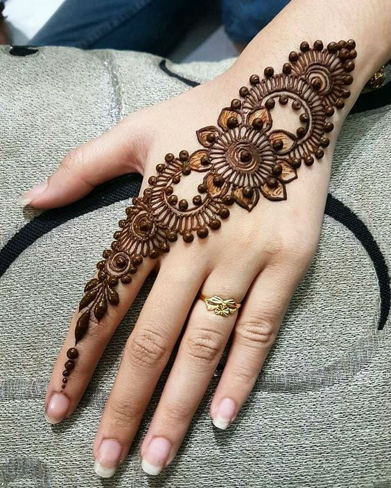 画像をダウンロード latest stylish mehndi front hand simple mehndi design 2020 ...