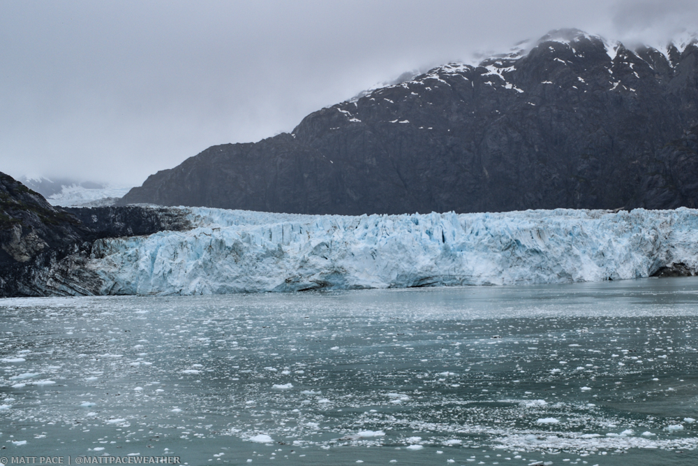 WeatherChitChat's tweet photo. Going far north for this hour's #digitalvacation! View of the #MargerieGlacier located in #GlacierBay!  (Hour 7/16) https://t.co/l4pNWRlpie