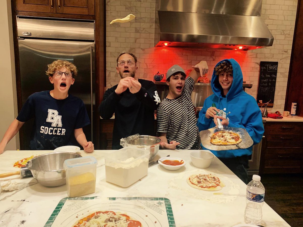 tobymac's tweet photo. Homemade pizza..... Don’t say we won’t 😏 https://t.co/dEzzuIC11r