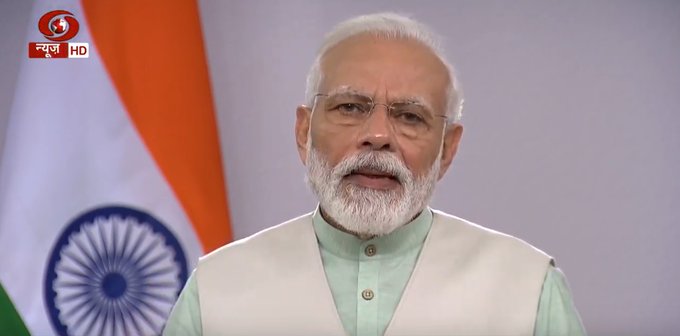 DDChandanaNews's tweet image. #Covid19 ಸಾಮಾಜಿಕ ಅಂತರ ಕಾಯ್ದುಕೊಂಡು, ನಿಮ್ಮ ನಿಮ್ಮ ಮನೆಯಿಂದ ಹೊರಗೆ ಬಂದು ದೀಪವನ್ನು ಬೆಳಗಿಸಿ. ಆದರೆ ಮನೆಯ ಅಂಗಳದಿಂದ ಹೊರಬರಬೇಡಿ.ನಿರಾಶೆಯ ಅಂಧಕಾರವನ್ನು ಹೋಗಲಾಡಿಸಲು, ಜೀವನದಲ್ಲಿ ಆಶೆಯ ದೀಪವನ್ನು ಬೆಳಗಿಸಿ. ಏಪ್ರಿಲ್ 5ರಂದು ಏಕತೆಯ ಹಾಗೂ ಆಶಾಭಾವನೆಯ ದೀಪವನ್ನು ಬೆಳಗಿಸೋಣ- ಪ್ರಧಾನಿ ನರೇಂದ್ರ ಮೋದಿ.
#PMMessage