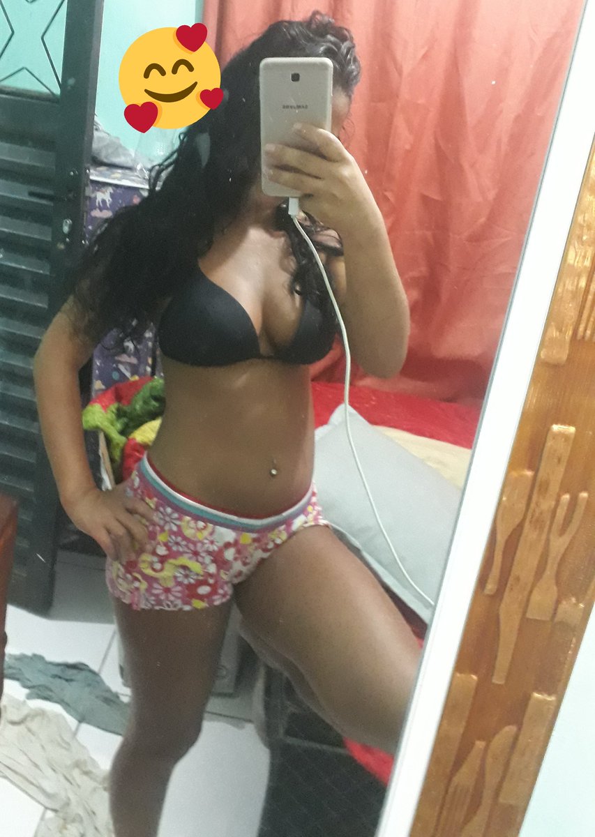 vitoria2502's tweet photo. Boa noite 💋😴 https://t.co/fxpgrIamQe