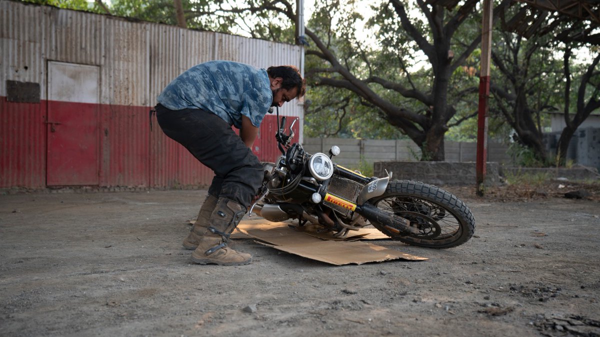 BertrandGDsouza's tweet image. @odmag  #TipOfTheDay 
This one's for those who own an adventure motorcycle. Use this time to learn and improve how to pick your bike up! As an ADV rider you know you're going to fall, many times. So practise picking your bike up in your parking lot!  
#lowerbackexercise