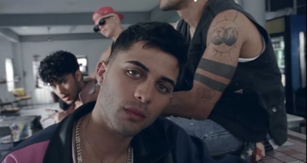 LxtinoGang's tweet photo. Superando las 200 mil visitas en menos de 20 minutos, salió el videoclip de “Honey Boo” de @CNCOmusic en colaboración con @NattiNatasha. 🍯 #HoneyBooOutTonight

A verlo: https://t.co/isuSs1Dtb7 https://t.co/4WDqkTSNtN
