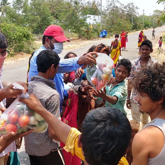 JuluriCharith's tweet image. #Acceptchallenge 
Many people are sleeping with hunger let&apos;s join our hands together .
#saveindia🇮🇳
#faithbanjarahome
#manamathapitha
#vedhafoundation