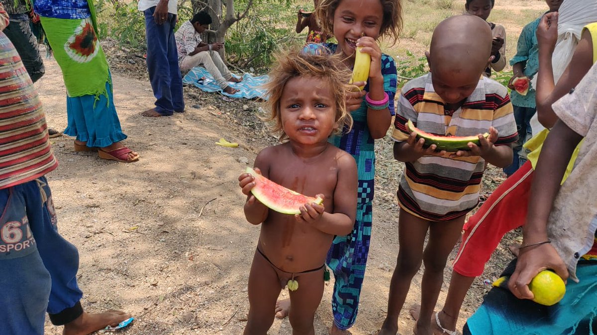 JuluriCharith's tweet image. #Acceptchallenge 
Many people are sleeping with hunger let&apos;s join our hands together .
#saveindia🇮🇳
#faithbanjarahome
#manamathapitha
#vedhafoundation