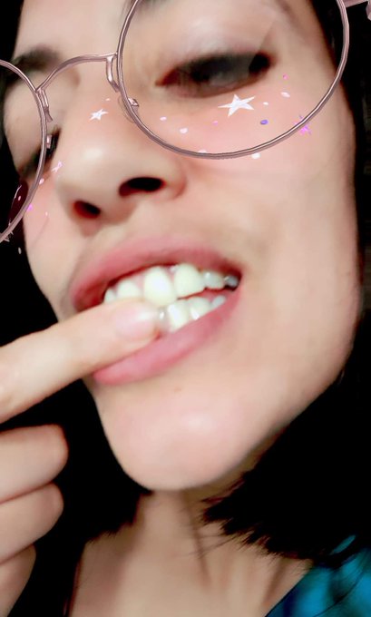 I love my homemade toothpaste💚👅✌️😎I'm pretty sure I've said this before but never going back to store<a href="/tag/trucker"class="tags"><span>#trucker</span></a><a href="/tag/trucking"class="tags"><span>#trucking</span></a><a href="/tag/newyearnewme"class="tags"><span>#newyearnewme</span></a><a href="/tag/silverado"class="tags"><span>#silverado</span></a>