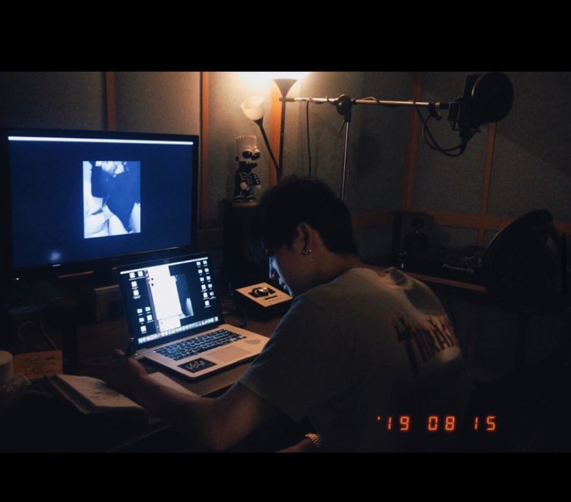 JaeGi AU“We& #39;re both lost, trapped in the middle of darkness and there& #39;s no way out.But when he finally found the way out, he just left me lost.”