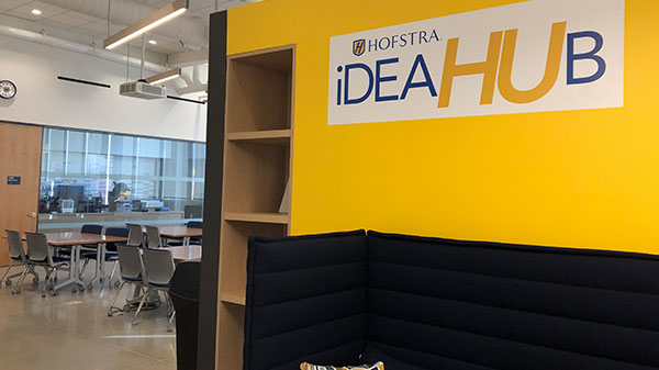 Hofstra’s ideaHUb amazing. It located in the New Business School Building and serves as a collaborative workspace for students, mentors, and startup companies. #hofstra #zarbmeansbusiness #hofstramarketing <a href="/HofstraU/">Hofstra University</a> @Frank_G_Zarb <a href="/DrLiHuang/">Dr. Li Huang (Ph.D.)</a>