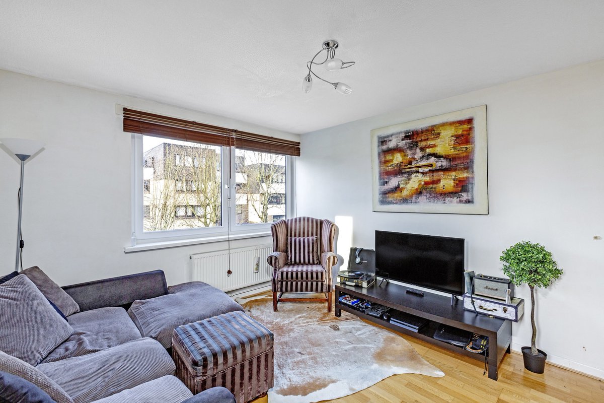 lt_worcester's tweet photo. To Let - Exceptional Purpose Built Apartment, Situated In Private Cul-De-Sac comprising of 1 bed, family bathroom, large kitchen &amp;  reception room. Wandsworth Town BR &amp; East Putney Underground nearby. visit https://t.co/5VX5VBuhiZ #lettings #Property #EstateAgent #SW19 #Tooting https://t.co/SzhdHkIOJj