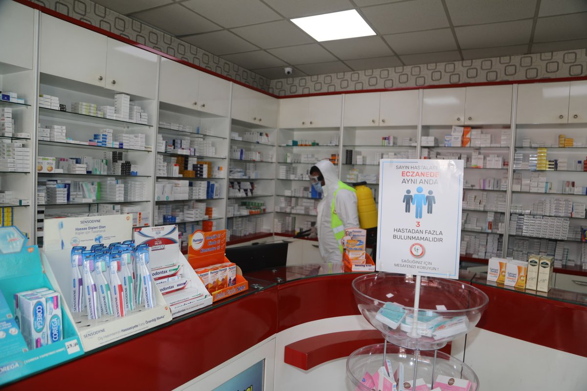 Akıncılar ve Yavuzlar'daki sağlık ocaklarımızın ve burada bulunan eczanelerimizin detaylı dezenfeksiyon işlemlerini tamamladık. Sizlerden ricamız ise zaruri ihtiyaçlarınız olmadığı sürece evlerinizde kalmaya devam etmeniz. 👍