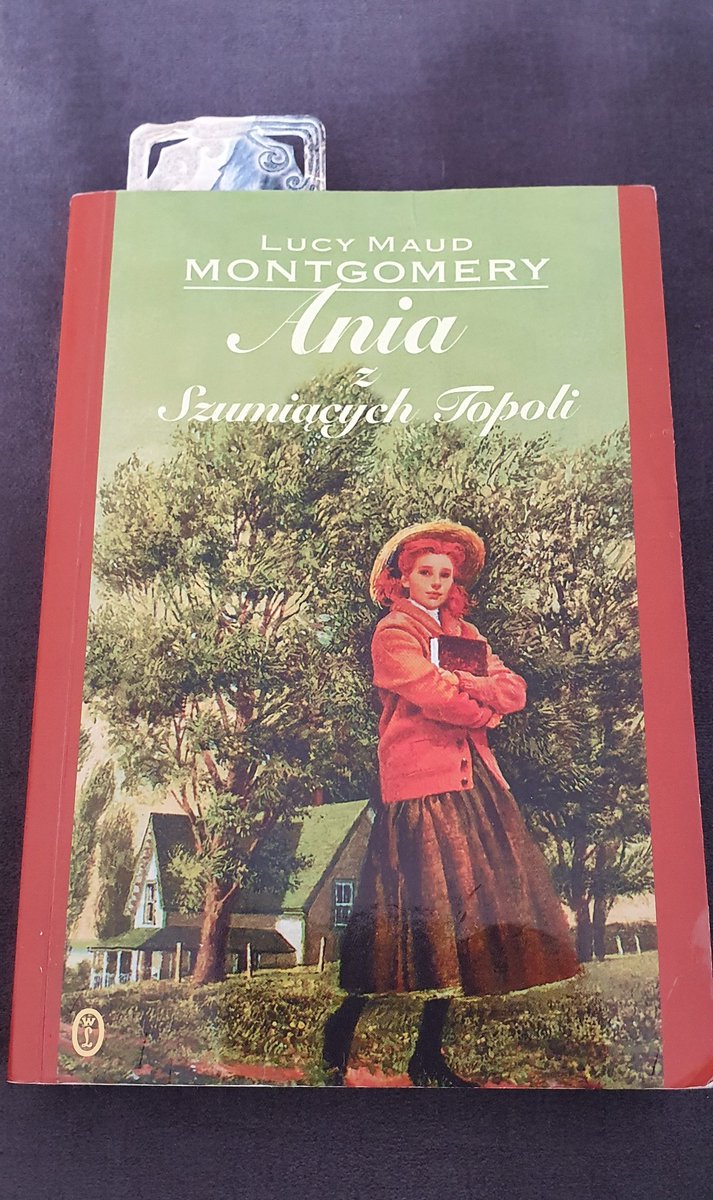 moccanaras's tweet photo. Zaczynam czytać kolejną część 😍 ale dalej się pytam gdzie jest 4 sezon serialu?!? #AnneWithAnE https://t.co/RPQSizRBrT