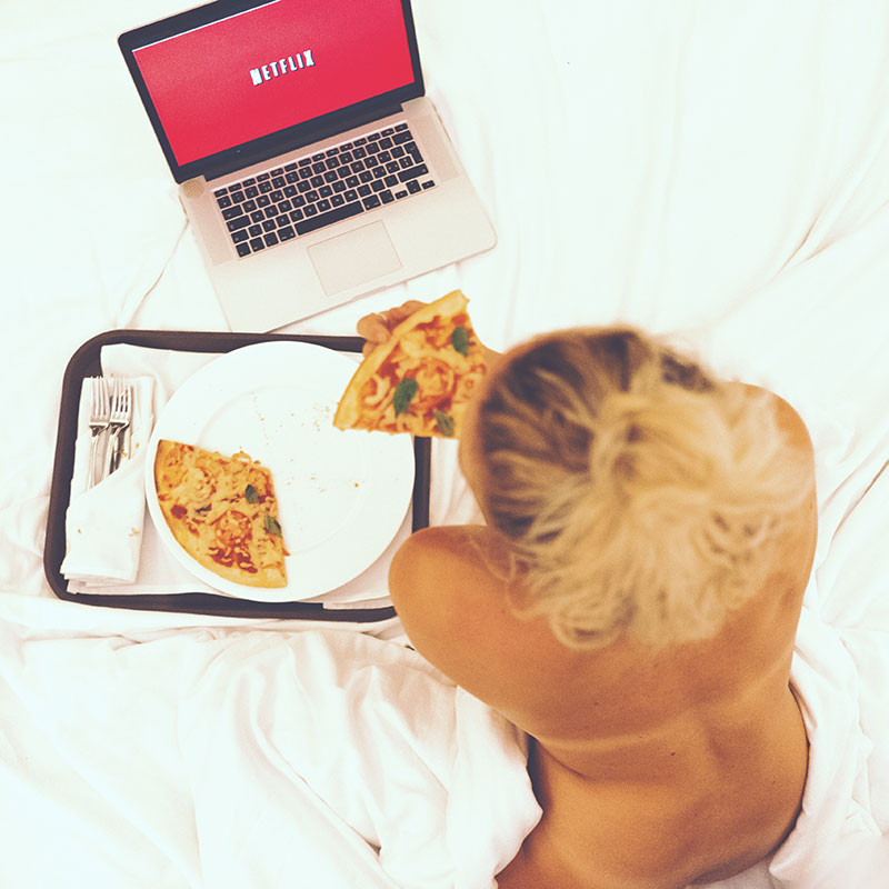 ROOSTERGNN's tweet photo. The Best TV Shows to Watch RN, selected by the RGNN Community --> https://t.co/NFUrYRmefX #collegeblogger #tvshows #netflix https://t.co/NIasFHXTZm