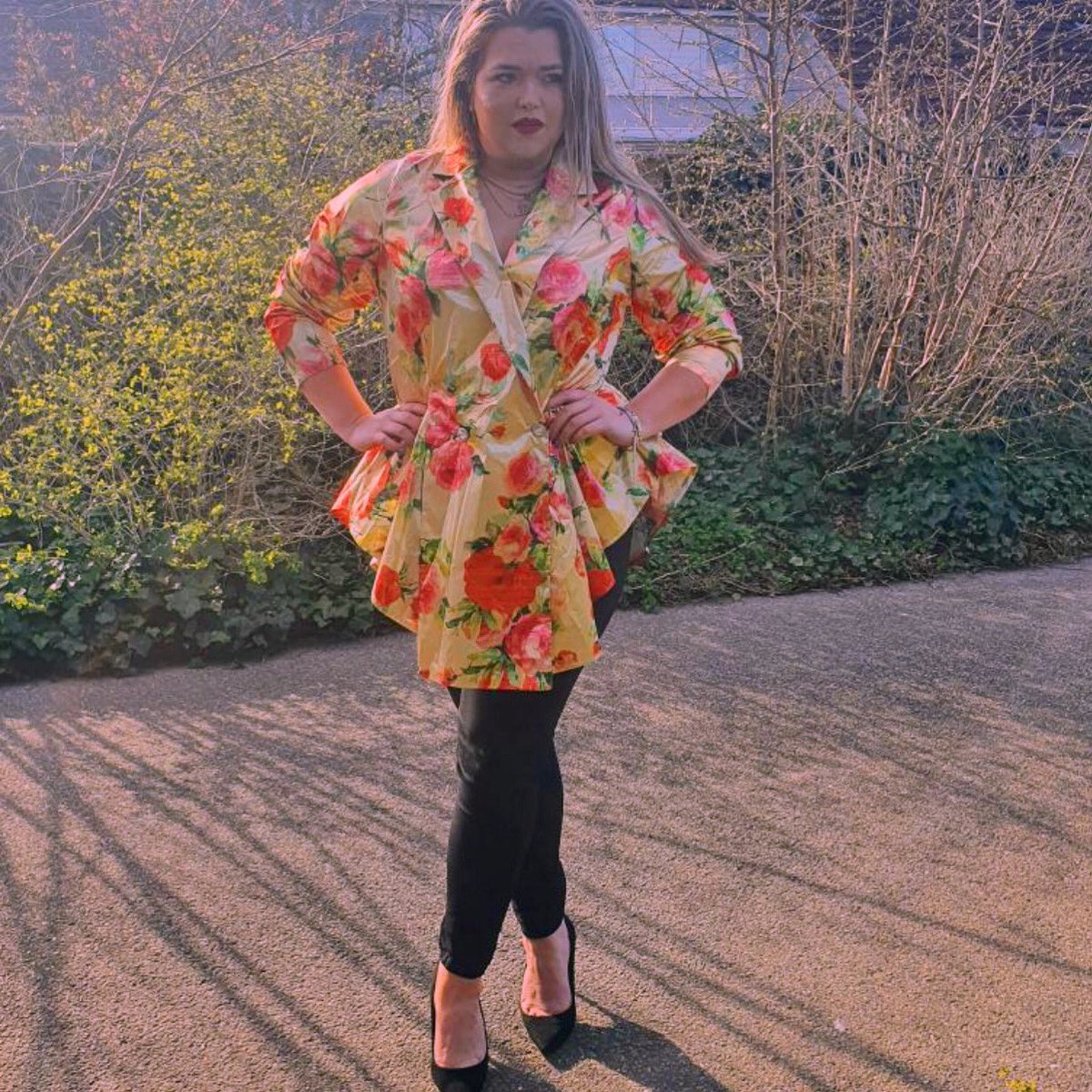 LiliLaTigressee's tweet photo. Let the sun shine ☀️in your heart ! More than ever you have to keep the light on you 💕.
 #thanks #staysafe #stayathome #lililatigressemode #plussize #plussizefashion #curvystyle #fashionblogger #plusisbeatiful #thankseveryone #grateful #letthesunshine #leplusmag #elle https://t.co/GHfP3FuKpI