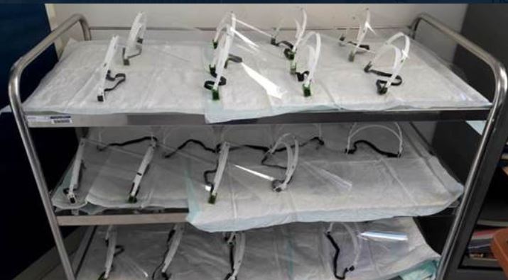 Pole_Systematic's tweet photo. 🔴💪Appel à compétences, #SolidariteCOVID19 Pour fabriquer des #visières de protection, les #makers @iledefrance recherchent du matériel (PVC) et des usines, fablabs pour la découpe au laser. Vous pouvez aider ? Détails et contacts 👉https://t.co/YOOgNbLKPa 🙏 merci de partager! https://t.co/yBkrxMk2bJ