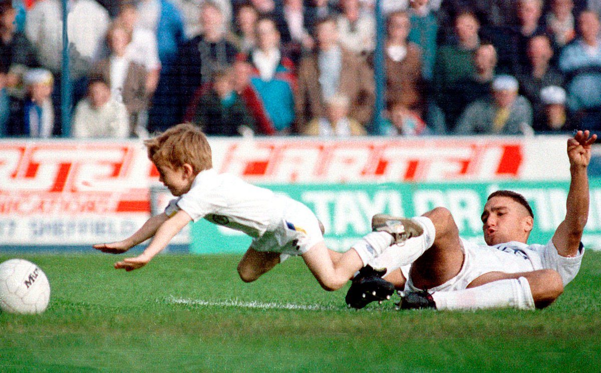 TreeHouse82's tweet image. Perfectly timed; just outside the box. Definitely didn't go for the ball. Vinnie! Vinnie! #lufc #championsofeurope