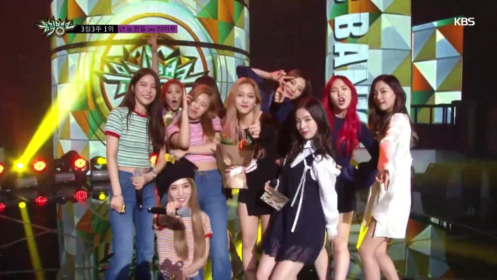 Bonus: Red Velvet, perhaps the only ones who are just as smol as Mamamoo