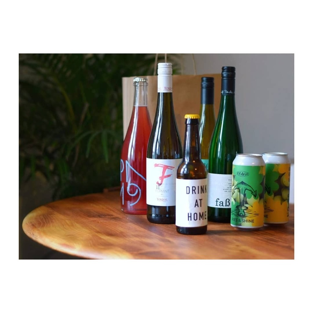 Dropped off a delivery of Victory Gin and @exalebrewing beers to the wonderful @forestwinese17 and picked up a mixed case and a cheeky bottle of @tillinghamwines for home! 🍷🍺🍸 #e17
#drinkathome instagr.am/p/B-g3hQ3FUS6/