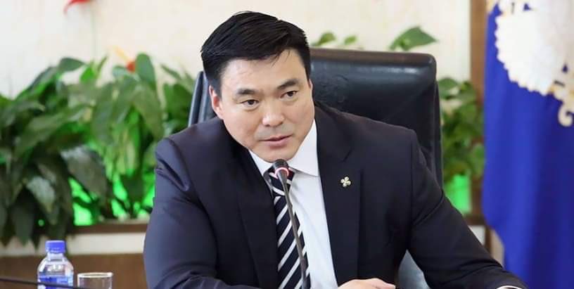 Чи өөрийнхөө мөнгөөр лаагаа иднэ үү? Луувангаа иднэ. Пад алга.
Татвар төлөгчид мөнгөө зөв зүйтэй зарцуул гээд шаардаад байгаа МАЛдаа