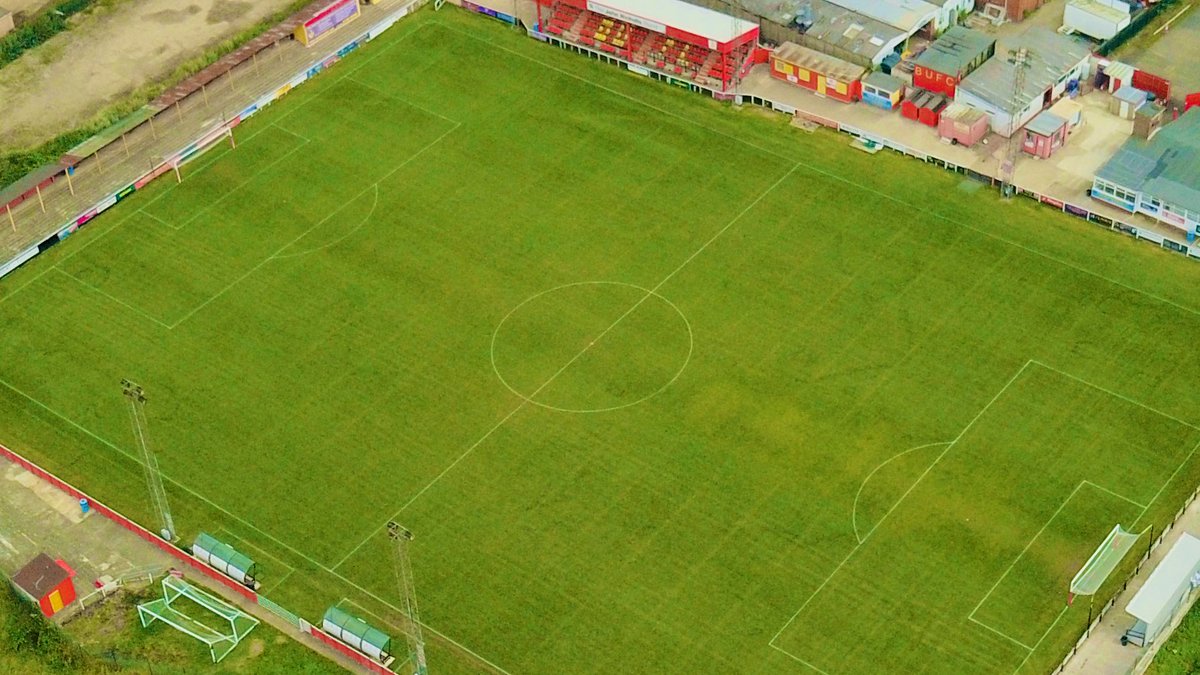 BanburyUnitedFC's tweet photo. 💪 Thank you @OxCityFC!

1⃣ The Badge
2⃣ The Stadium
3⃣ The Players
4⃣ The Supporters

Your turn ➡️ @Sports_ESFC , @MerthyrTownFC @westhamfootball. https://t.co/HA7urZJHQA
