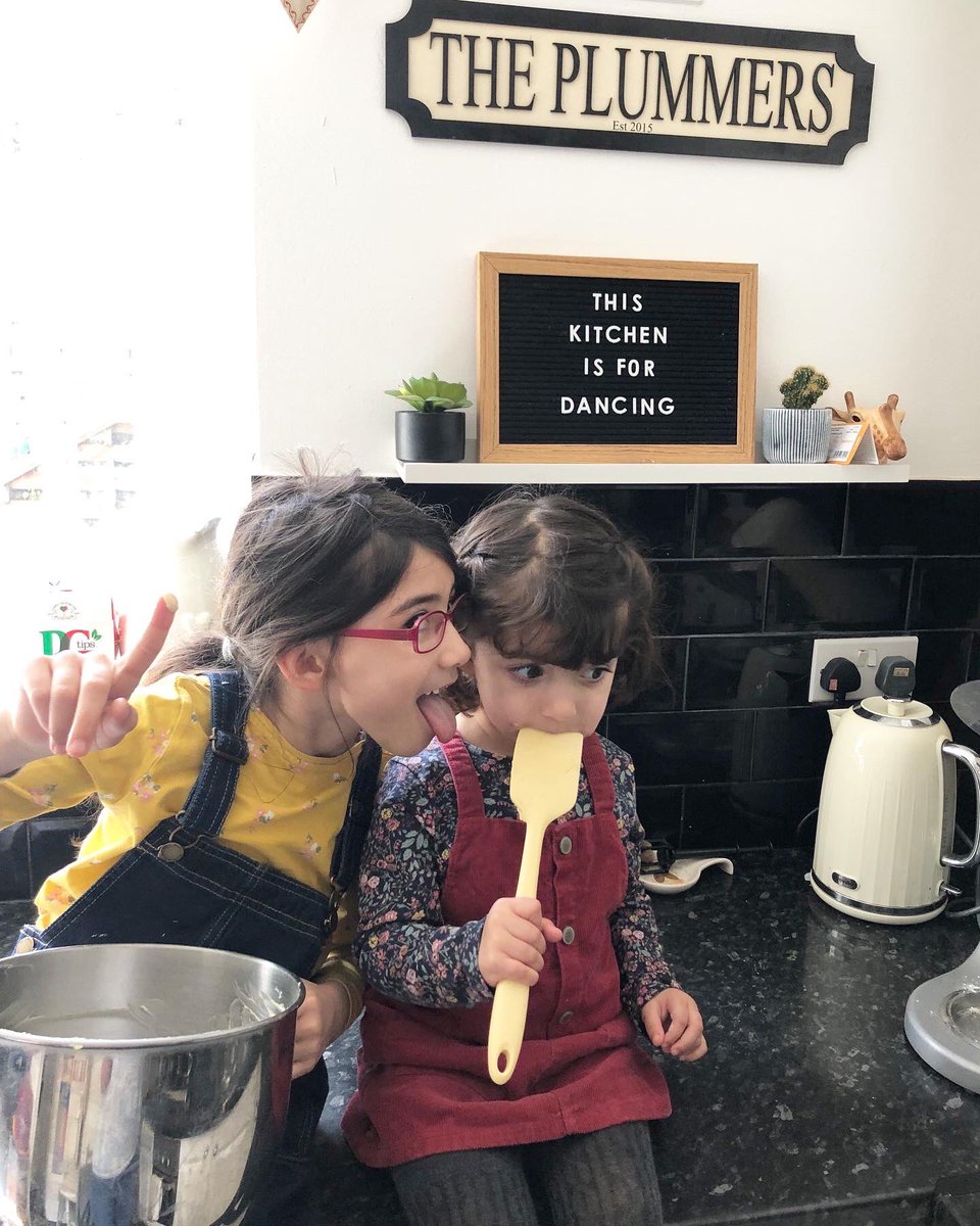 sarah_buss's tweet photo. Baking again!! Olive’s on her 50th melt down! my jeans just about done up this morning with a very large over hang! 😩 apart from that I’m loving life!! How’s everyone’s else’s isolation going 😬 #ineedtostopeating https://t.co/C5MGhVmrwZ