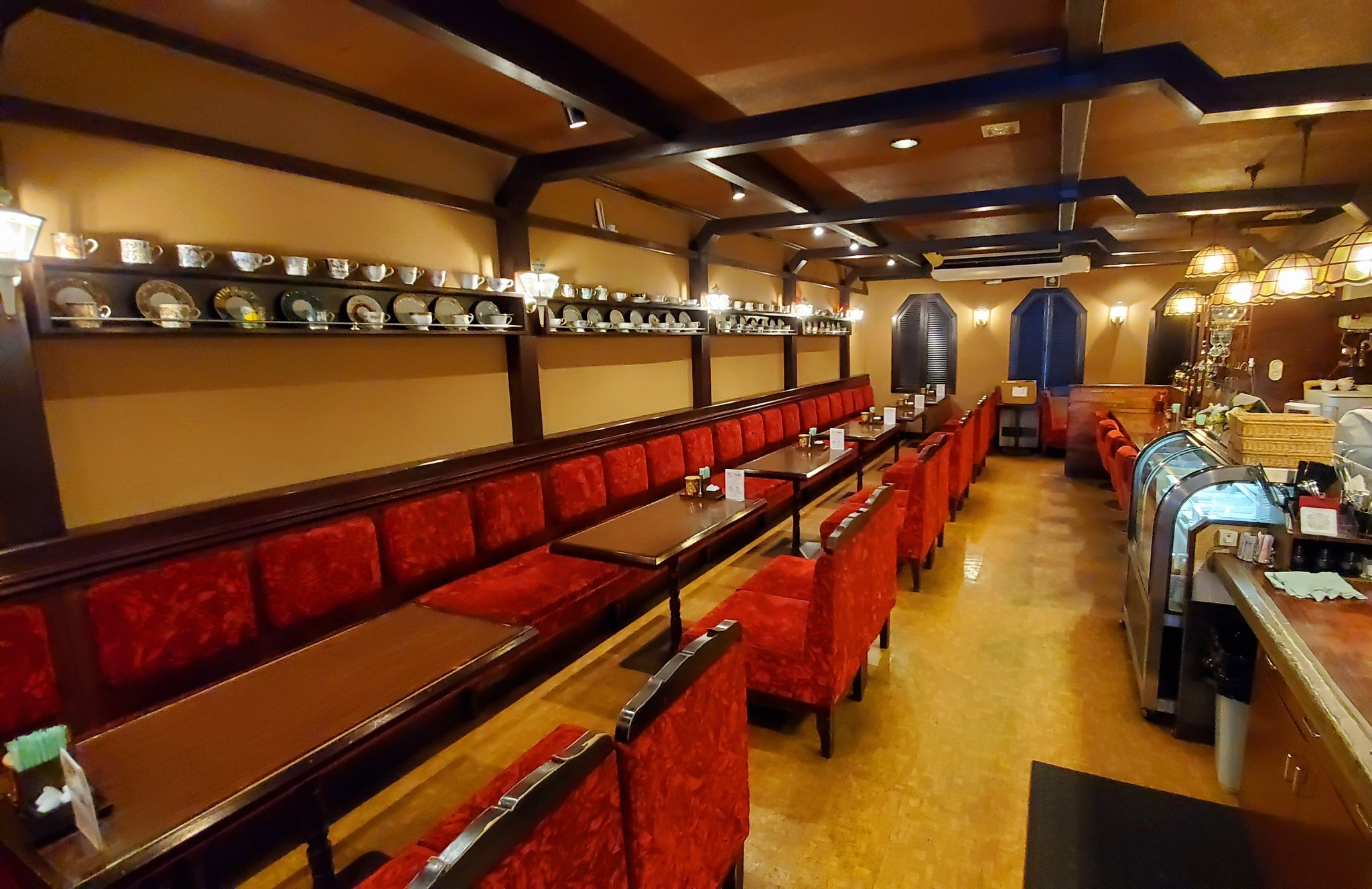 珈琲茶館 麦藁帽子 45年間変わらぬ青森の喫茶店 珈琲茶館 麦藁帽子です この昭和の喫茶店の雰囲気を青森の方だけでなく全国の方へお届けします 今後観光ができるようになりましたら 青森で長い間愛された喫茶店へどうぞ レトロ喫茶 レトロ喫茶店 珈琲茶館 麦藁帽子 45年間変わらぬ青森の喫茶店 珈琲茶館 麦藁帽子です この昭和の喫茶店の雰囲気を青森の方だけでなく全国の方へお届けします 今後観光ができるようになりましたら 青森で長い間愛された喫茶店へどうぞ レトロ喫茶 レトロ喫茶店