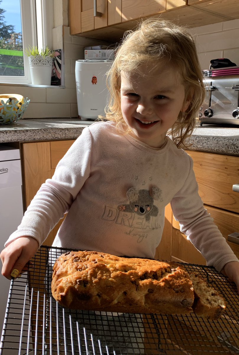 Sadie’s first attempt at banana bread! Not too shabby. Thank you for the recipe @cooksacademy obviously we had to add the chocolate chips.