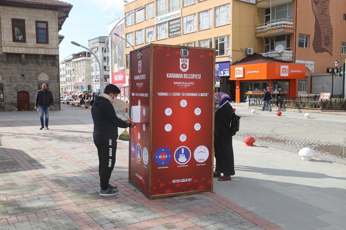 KARAMAN BELEDİYESİ ŞEHRİN FARKLI BÖLGELERİNE DEZENFEKTAN NOKTALARI YERLEŞTİRDİ

Karaman Belediyesi koronavirüs (COVID-19) salgının tüm dünyayı etkisi altına aldığı günden bu yana önlem ve tedbir çalışmalarına ara vermeden devam ediyor.