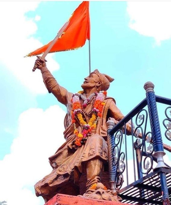 CdtRupesh's tweet photo. Chhatrapati #ShivajiMaharaj was one of the bravest most progressive &amp; sensible rulers of India 
He established a royal name for himself in history with his administrative skills by upholding the #Swarajya values &amp; the Maratha heritage.
Tributes on his Smrutidin #DeathAnniversary https://t.co/OSj1r3UwAF