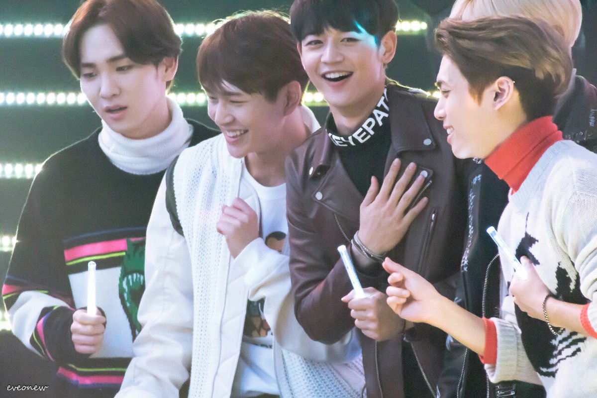 anyway you were with SHINee Bogoshipda moment  have a good day ^^