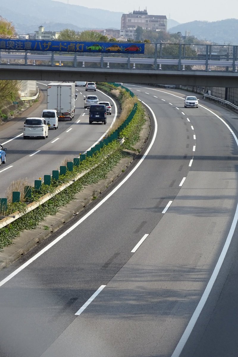Taka 高速道路sapa 道の駅巡り A Twitter 暫定3車線の跡が残る東名高速道路 高側道