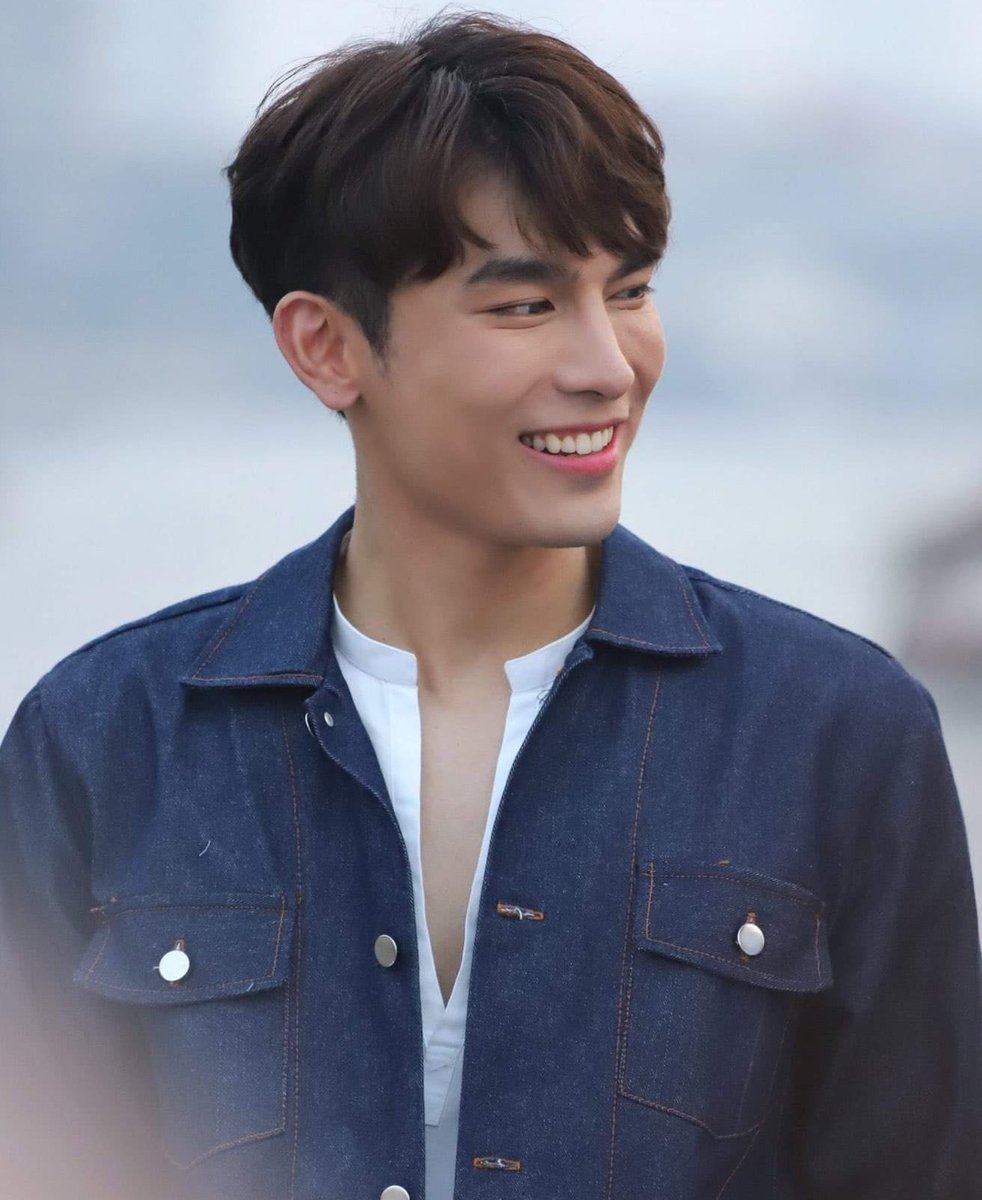 Mew Suppasit Jongcheveevatー Ravenclaw.ー already got a position as auror in the Ministry of Magic even before he graduatesー muggle-born.ー almost had a perfect score in all of his O. W. Lsー is fond of astronomyー his fave spell is reparo; for his broken glasses.